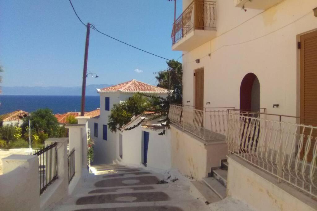 Ueber Den Daechern Von Koroni Exterior photo