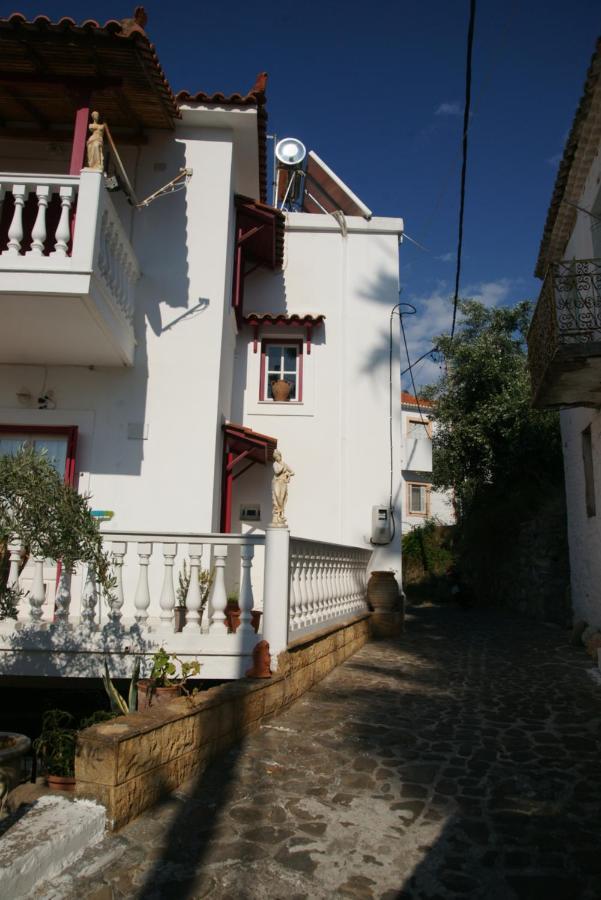 Ueber Den Daechern Von Koroni Exterior photo